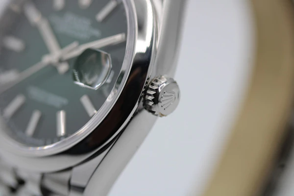 Rolex Datejust 126200 Green Ombré Dia - image 5