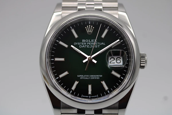 Rolex Datejust 126200 Green Ombré Dia - image 2