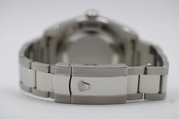 Rolex Milgauss 116400GV Box and Papers 2015 - image 9
