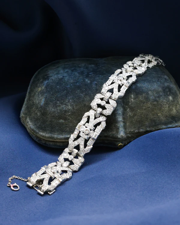 Downstairs at Grays, an exquisite Vintage, Art Deco, Diamond "Plaque" Bracelet set in Platinum, Circa 1930. - image 1