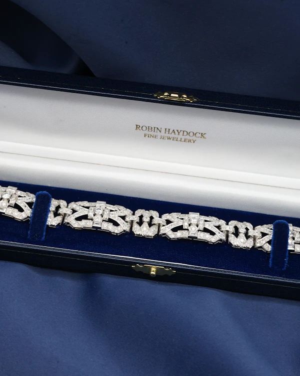 Downstairs at Grays, an exquisite Vintage, Art Deco, Diamond "Plaque" Bracelet set in Platinum, Circa 1930. - image 3