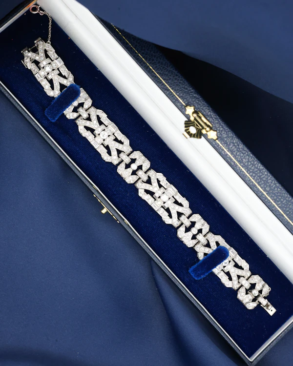 Downstairs at Grays, an exquisite Vintage, Art Deco, Diamond "Plaque" Bracelet set in Platinum, Circa 1930. - image 2