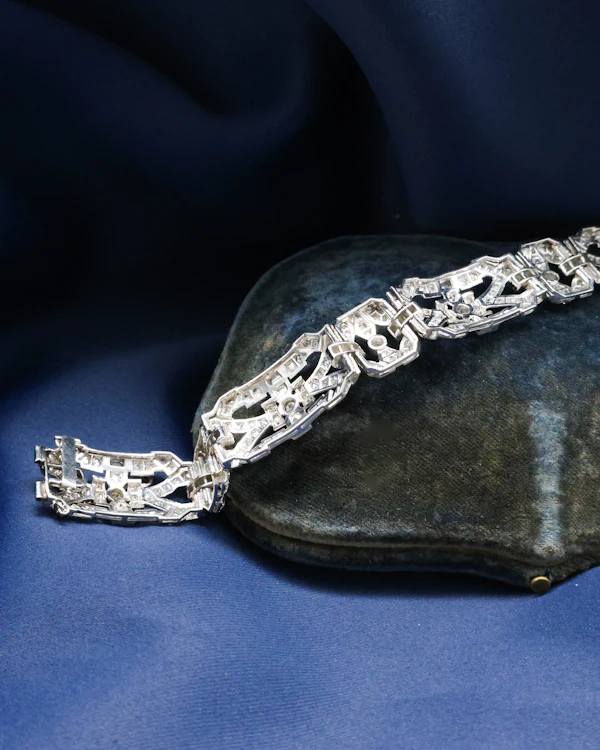 Downstairs at Grays, an exquisite Vintage, Art Deco, Diamond "Plaque" Bracelet set in Platinum, Circa 1930. - image 4