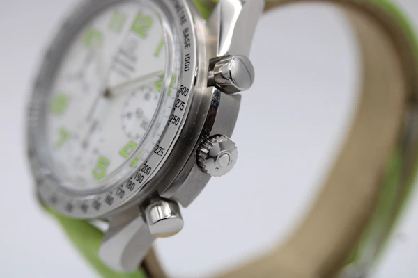 Omega Speedmaster Reduced 3834.72.35 – Mother of Pearl Dial – New Green Strap – Automatic - image 4