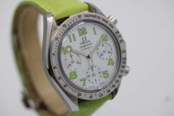 Omega Speedmaster Reduced 3834.72.35 – Mother of Pearl Dial – New Green Strap – Automatic - image 5