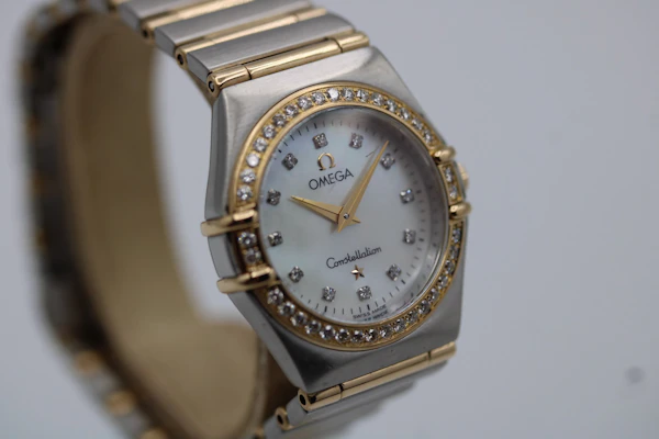 Omega Constellation 25.5mm 1277.75.00 with papers 2001 - image 4