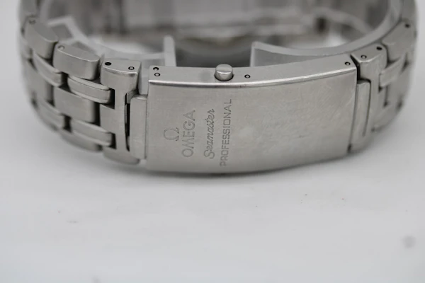 Omega Seamaster Professional 300M 2221.800.00 - image 9