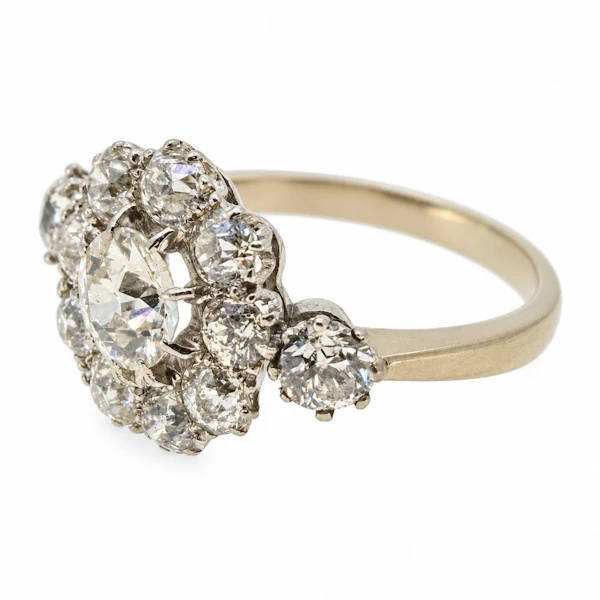 Antique old cut diamond cluster ring, 18 carat white gold - image 2