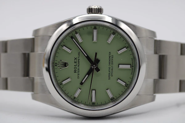 Rolex Oyster Perpetual 34mm 124200 Pistachio 2026 Full Unworn Set - image 7