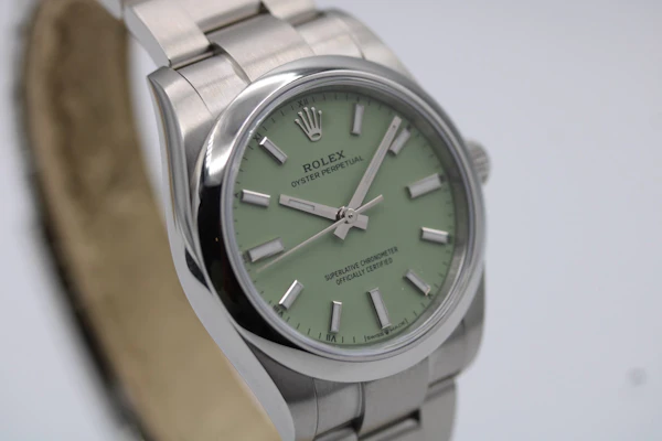 Rolex Oyster Perpetual 34mm 124200 Pistachio 2026 Full Unworn Set - image 3