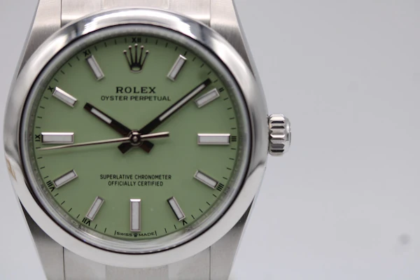 Rolex Oyster Perpetual 34mm 124200 Pistachio 2026 Full Unworn Set - image 5