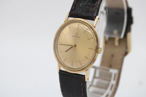 Omega Vintage Cal 620 9ct Gold - 3115487 Case Marked - image 7