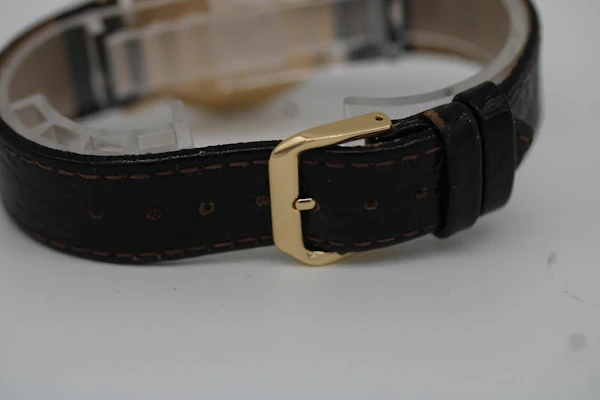 Omega Vintage Cal 620 9ct Gold - 3115487 Case Marked - image 5