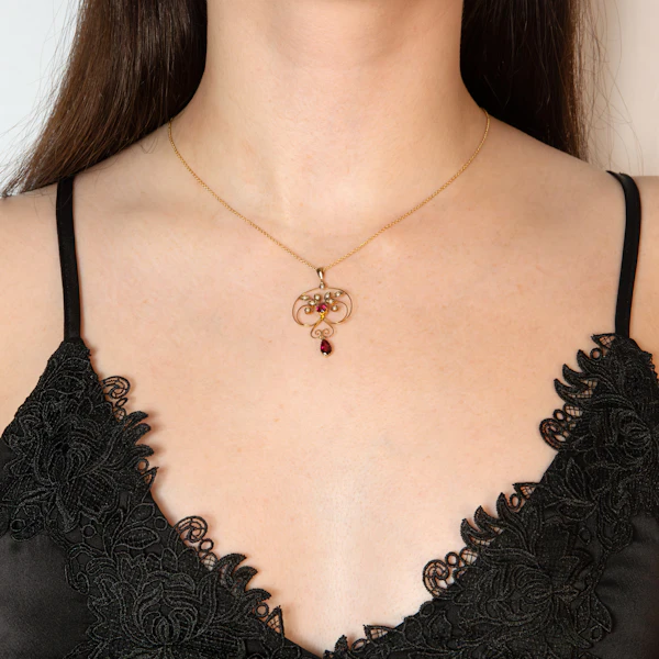 Garnet and Seed Pearl Foliate Necklace in 9ct Gold - image 2