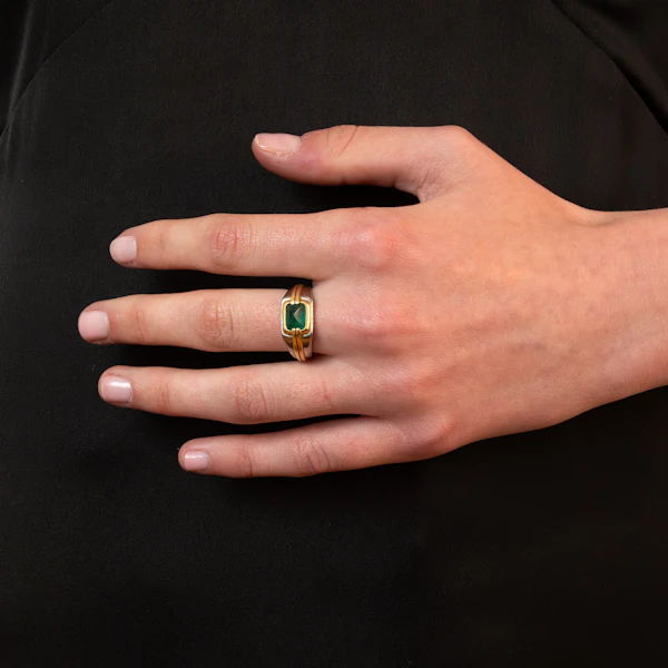 Vintage 18ct Two-Tone Gold Untreated Zambian Emerald Sugarloaf Ring - image 2