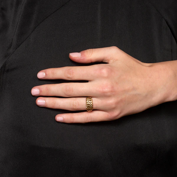 Victorian 18ct Gold Lover's Knot Band Ring, Spectrum Antiques - image 2