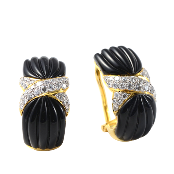 Clip Earrings Onyx and Diamond in 18ct Gold date circa 1970  SHAPIRO & Co since1979 - image 1