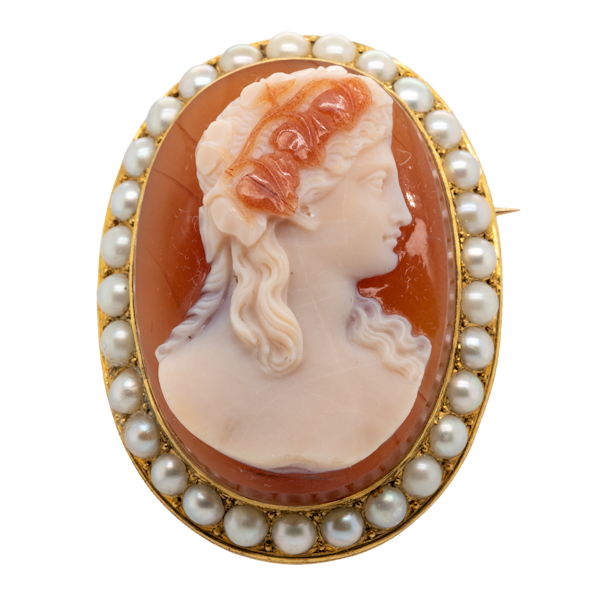 Hardstone Cameo Brooch Cornelian with Natural Pearls - image 1