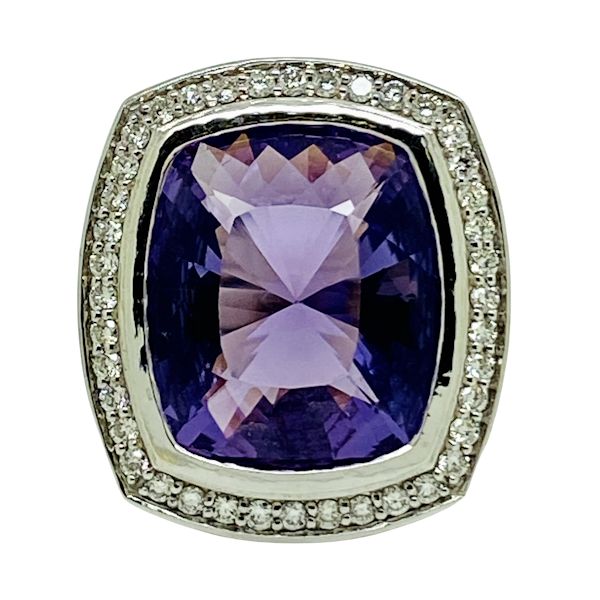 18K white gold 10.32ct Amethyst and Diamond Ring - image 1