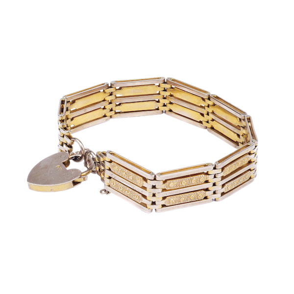 A 1940s Gold Heart Shaped Padlock Bracelet - image 1