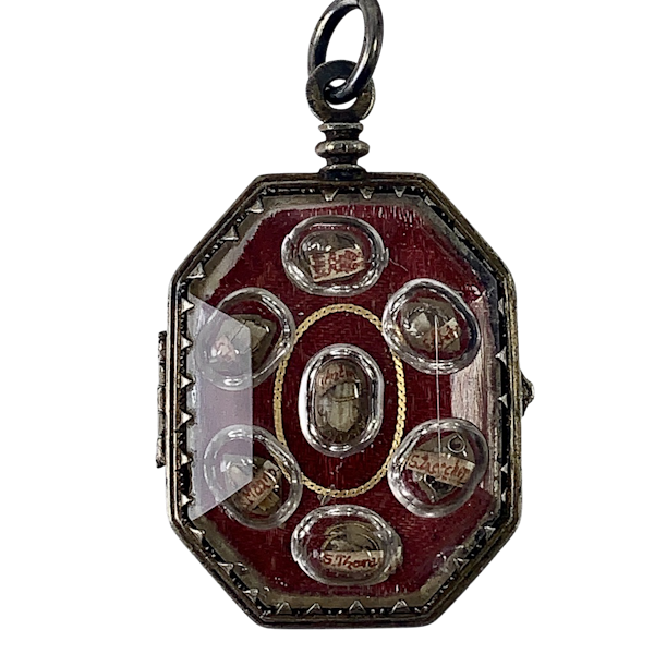 1600 rock crystal reliquary - image 1