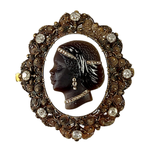 1840 Cameo brooch with diamonds