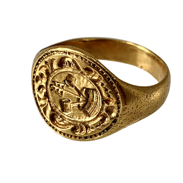 Gold merchant's ring - image 1