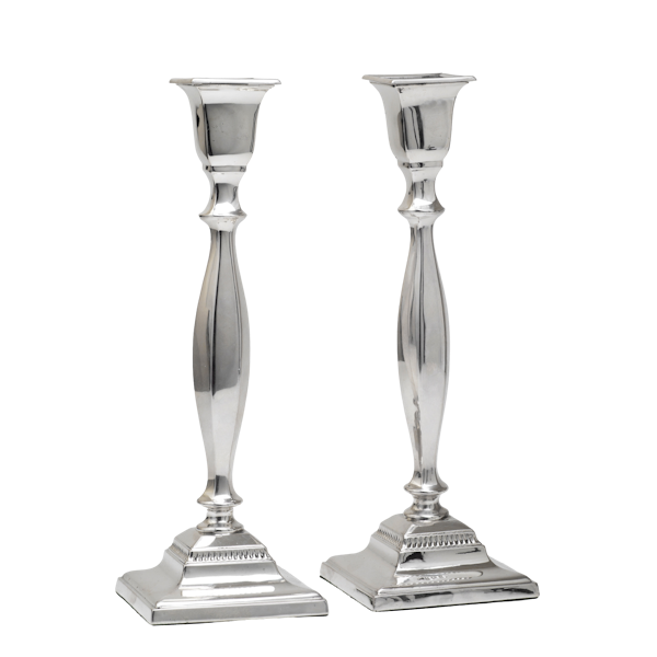 A pair of quality silver candlesticks - image 1