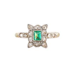 An Antique Emerald Diamond ring