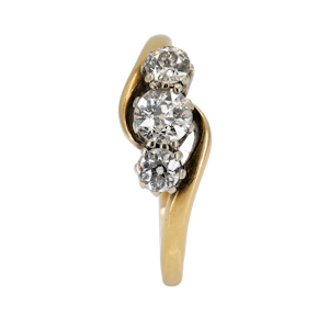 3 stone crossover diamond ring