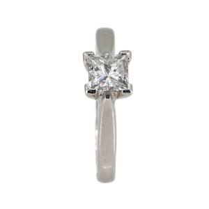 Diamond solitaire ring, princess cut, 0.71 ct