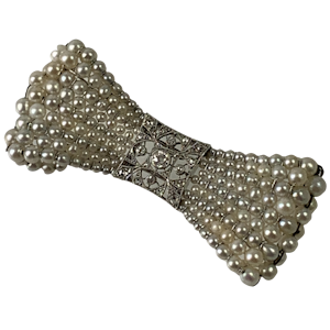 Natural pearls bow brooch