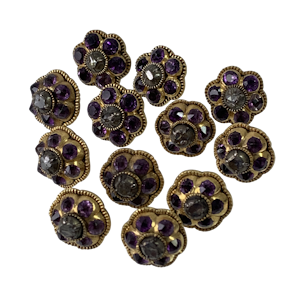 Set of 12 gold buttons ca 1700