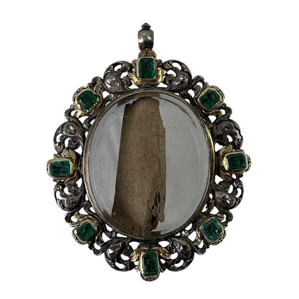 Seventeenth century silver reliquary with emeralds and diamonds - image 1