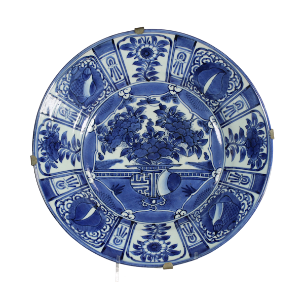 Japanese blue and white Arita dish, Genroku c. 1700 - image 1