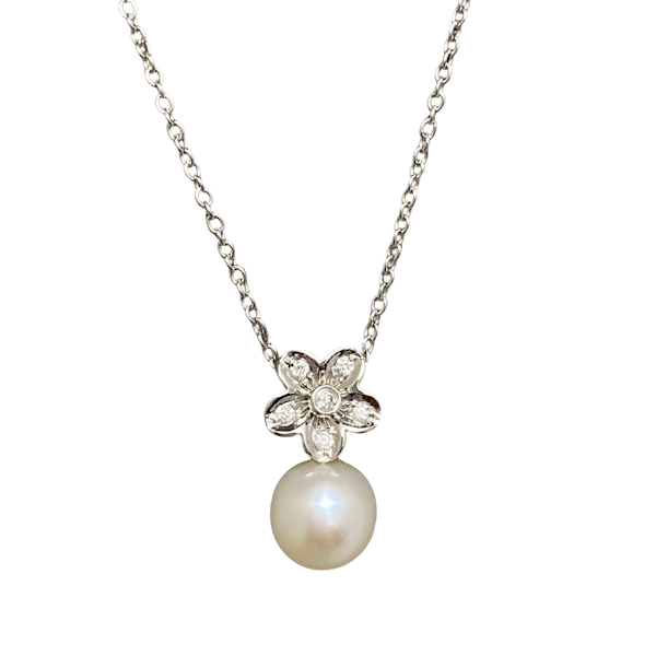 Pearl Diamond Pendant in 18ct White Gold date circa 1980, Lilly's Attic since 2001 - image 1