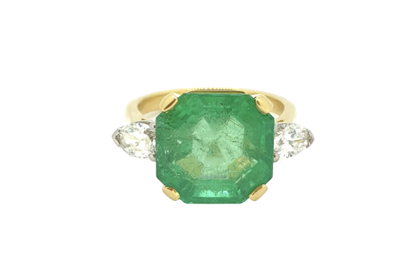 Octagonal Emerald and Diamond ring. - image 1