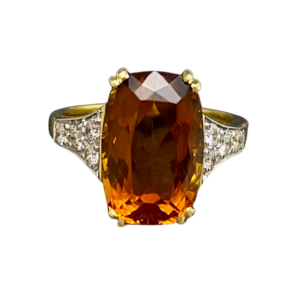 Citrine Diamond Ring in 18ct Gold dated London 1973, SHAPIRO & Co since1979 - image 1