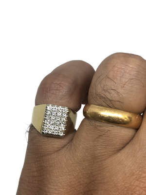 Diamond 18ct gold ring