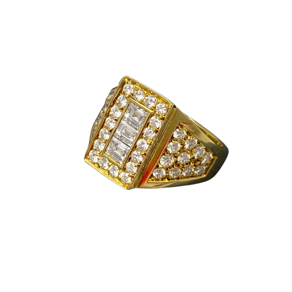 Diamond Ring in 18ct Gold date circa 1960, SHAPIRO & Co since1979 - image 1