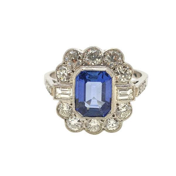 Sapphire and diamond ring - image 1