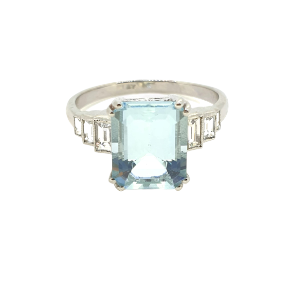 Aquamarine and diamond ring - image 1