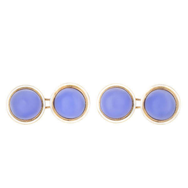 A Pair of French Chalcedony White Enamel Gold Cufflinks - image 2