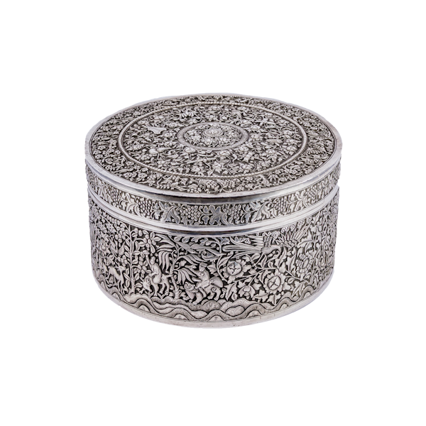 A fine mid-nineteenth century Chinese Straits silver repousse cylindrical lidded box - image 1