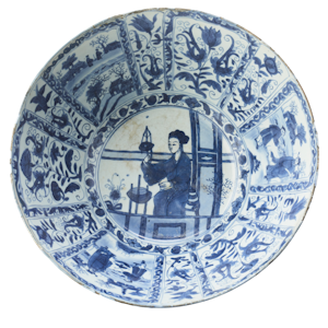 A CHINESE 'KRAAK-WARE' BOWL