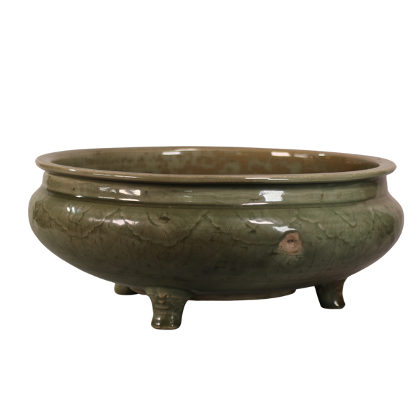 Massive Chinese 'longquan' celadon tripod censer, early Ming dynasty (1368-1644) Price: £2,200 subject to availability - image 1