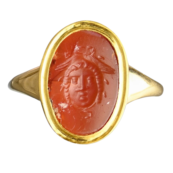 Gold ring with an intaglio of the Gorgon Medusa. Roman, 1st - 2nd century AD. - image 1