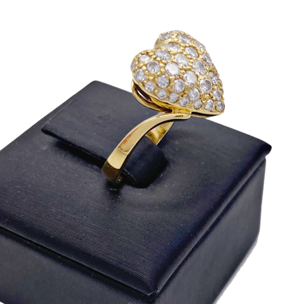 18kt Yellow Gold Ring Heart Shaped with Diamonds - image 1