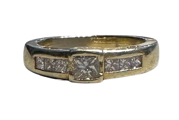 Diamond ring - image 1