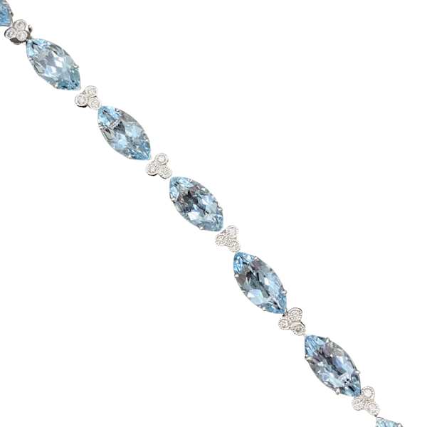 Aquamarine Diamond Bracelet in 18ct White Gold date circa 1960-1970, SHAPIRO & Co since1979 - image 1